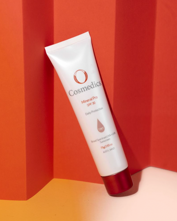 O Cosmetics Mineral Pro SPF 30+ Tinted 75g